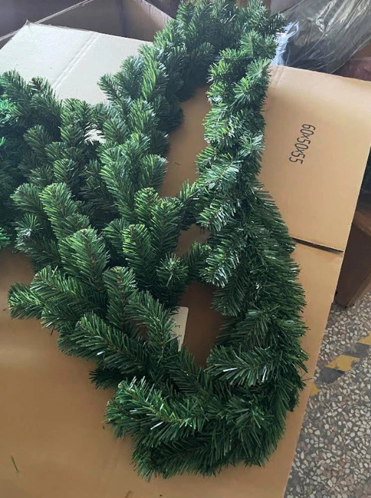 Kalėdinė girlianda – 270 cm, 220 šakų, žalia