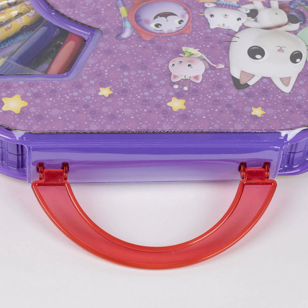 GABBY’S DOLLHOUSE – 50 dalių spalvinimo ir kanceliarinių prekių rinkinys