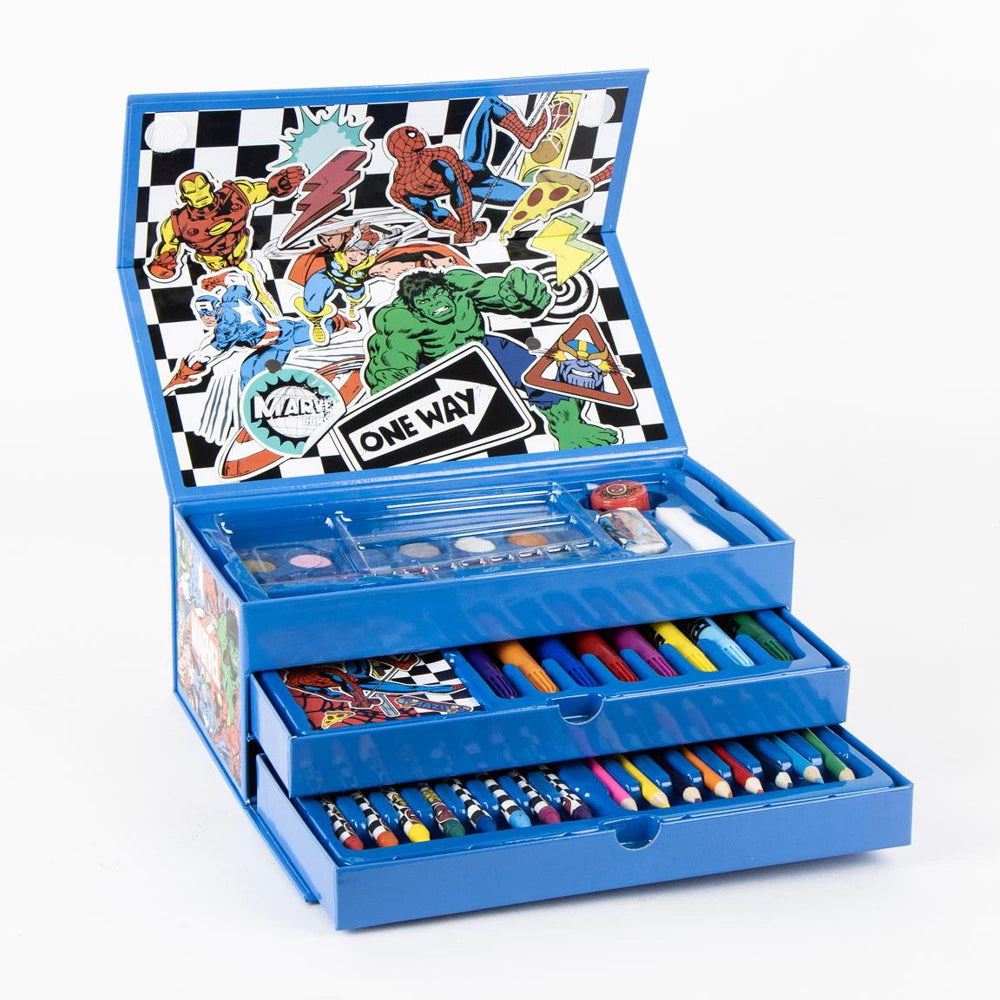 Keršytojai – 44 dalių spalvinimo ir piešimo rinkinys portfelyje