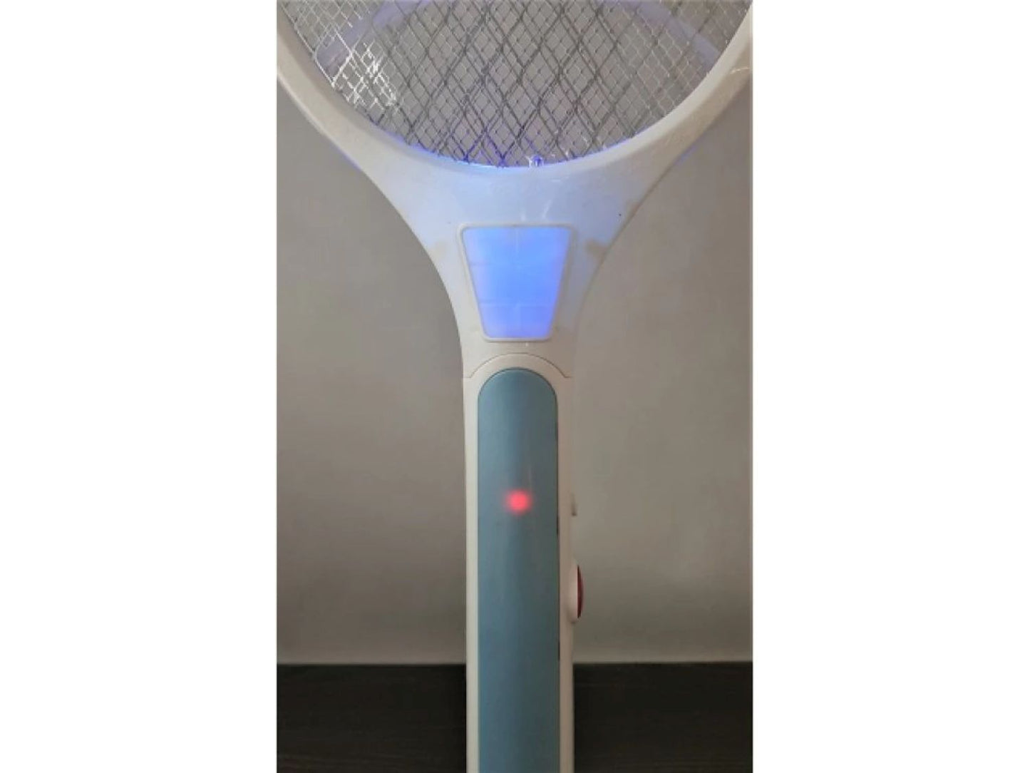 Įkraunama uodų ir musių mušimo raketė su UV diodais (Balta)