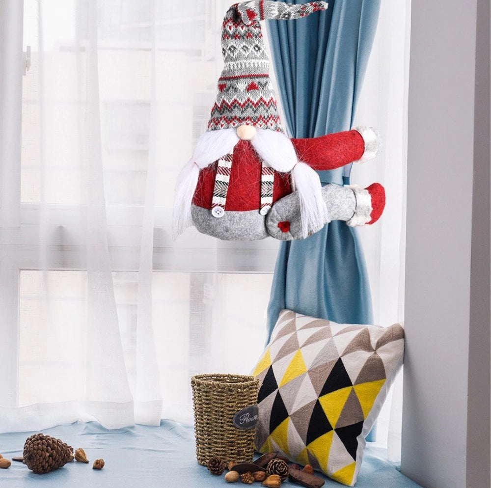 Žavingas Kalėdų Senelio nykštukas su lipdukais – šventinė dekoracija