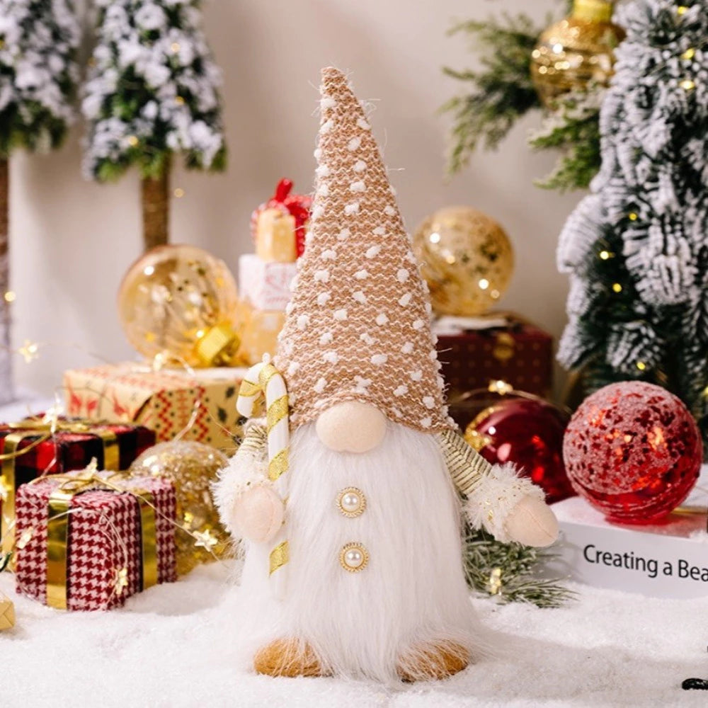 Kalėdinis nykštukas – šviečiantis, sėdintis (31 cm)