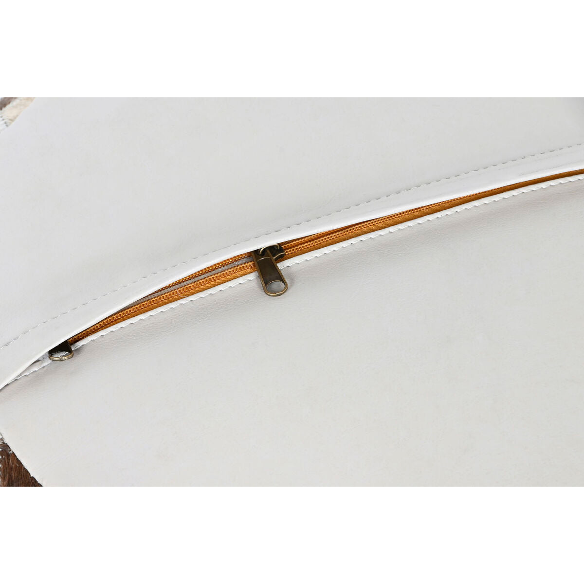 V8HC072426F35EEB17B30DACA39A8B194A1R6380695P2