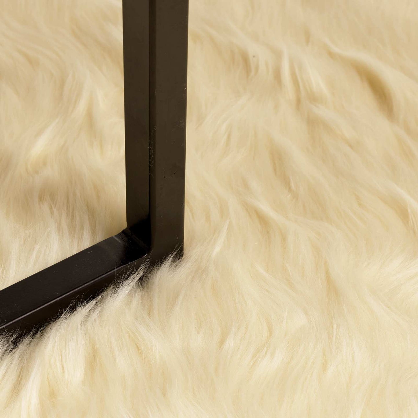 Dirbtinio avikailio kilimas Tafalla Kreminė 80 x 200 cm