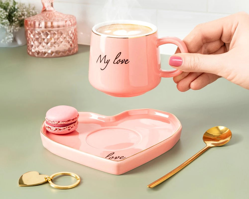 Dovanų rinkinys moterims  ŠIRDELĖ (puodelis su priedais)