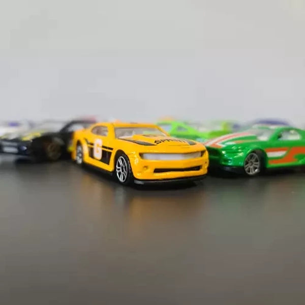 Spalvingų automobilių  rinkinys  1:64 (16 vnt.)
